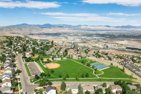 View/Area - 258 E Red Leaf Dr, Draper, UT 84020 photo 6 of 12