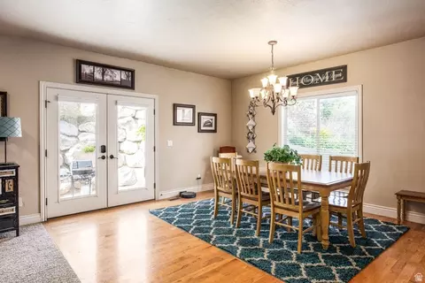 Dining - 258 E Red Leaf Dr, Draper, UT 84020 photo 1 of 2