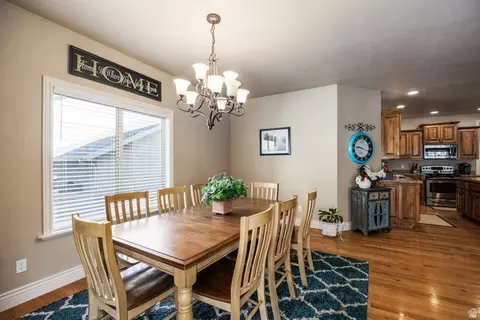 Dining - 258 E Red Leaf Dr, Draper, UT 84020 photo 2 of 2