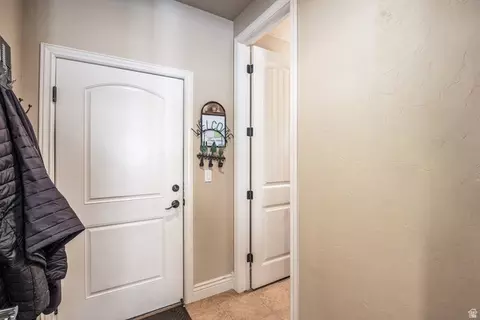 Entry Way - 258 E Red Leaf Dr, Draper, UT 84020 photo 6 of 6