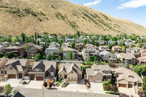 View/Area - 258 E Red Leaf Dr, Draper, UT 84020 photo 9 of 12