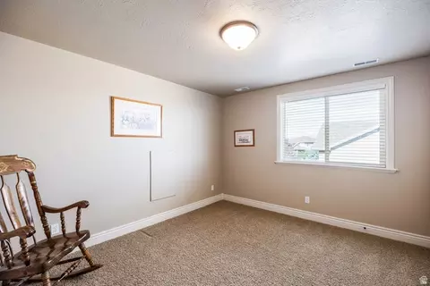 Bedroom - 258 E Red Leaf Dr, Draper, UT 84020 photo 5 of 6