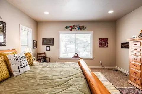 Bedroom - 258 E Red Leaf Dr, Draper, UT 84020 photo 3 of 6