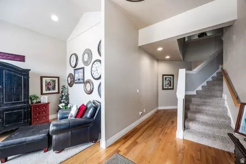 Entry Way - 258 E Red Leaf Dr, Draper, UT 84020 photo 2 of 6