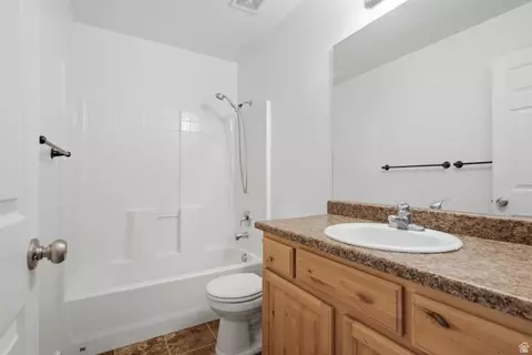 Bath - 2012 E 1180 S, Spanish Fork, UT 84660 photo 2 of 3