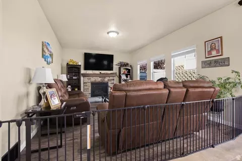 2005 E Redtail Way N, Layton, UT 84040 photo 11