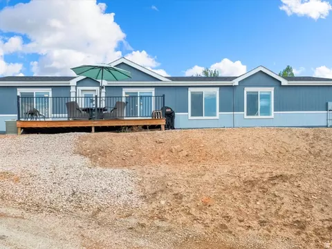 189 E Froghair Cir, Garden City, UT 84028