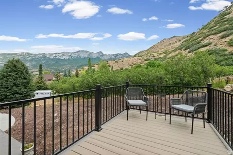 Exterior - 1454 E Bald Mountain Cir, Alpine, UT 84004 photo 5 of 8