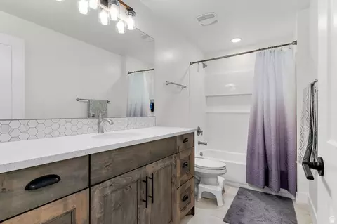 Bath - 1426 S 1450 W, Mapleton, UT 84664 photo 4 of 7