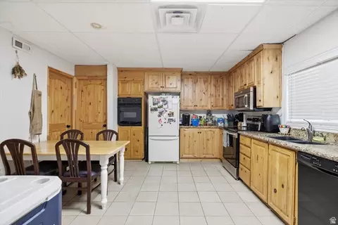 Kitchen - 209 E 300 N, Smithfield, UT 84335 photo 4 of 6