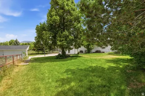 Exterior - 209 E 300 N, Smithfield, UT 84335 photo 3 of 6