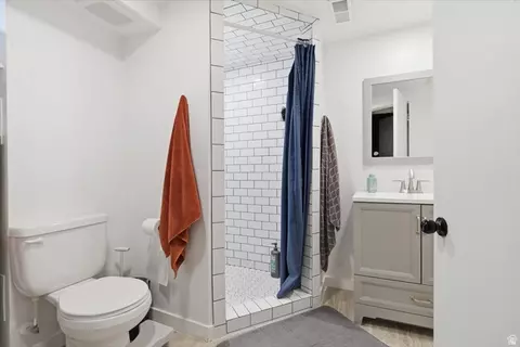 Bath - 209 E 300 N, Smithfield, UT 84335 photo 3 of 4