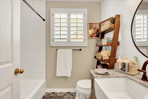 Bath - 1073 N 175 E, Layton, UT 84041 photo 5 of 7
