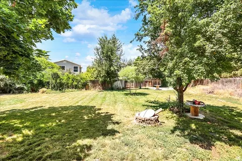 Exterior - 1073 N 175 E, Layton, UT 84041 photo 3 of 7