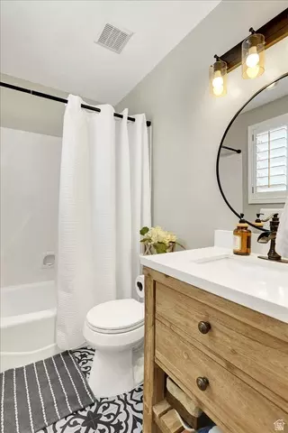 Bath - 1073 N 175 E, Layton, UT 84041 photo 3 of 7