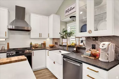 Kitchen - 1073 N 175 E, Layton, UT 84041 photo 3 of 6