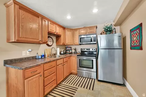 Kitchen - 1926 E Gray Fox Dr E, Draper, UT 84020 photo 2 of 2