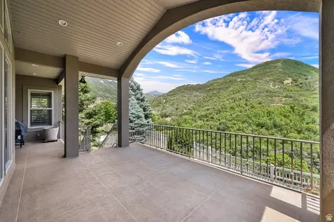 Exterior - 1926 E Gray Fox Dr E, Draper, UT 84020 photo 3 of 6