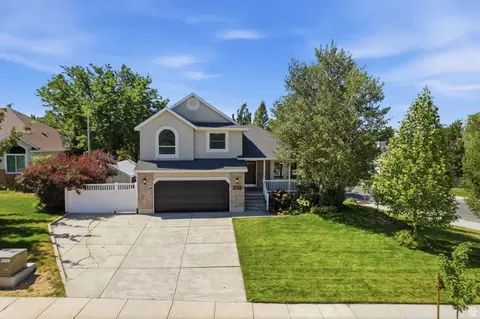 444 E Wilde Cherry Way, Sandy, UT 84070 photo 4