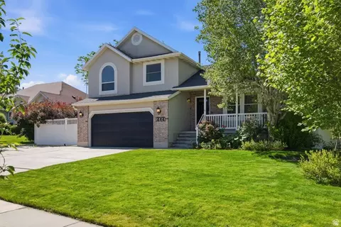 444 E Wilde Cherry Way, Sandy, UT 84070 photo 2