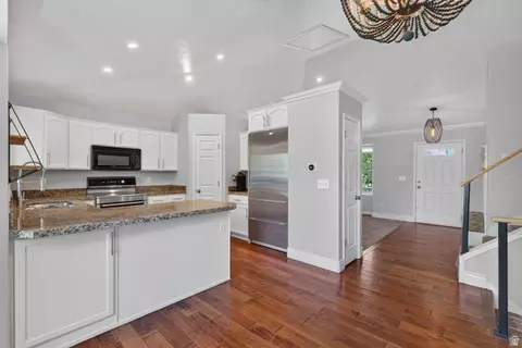 444 E Wilde Cherry Way, Sandy, UT 84070 photo 17