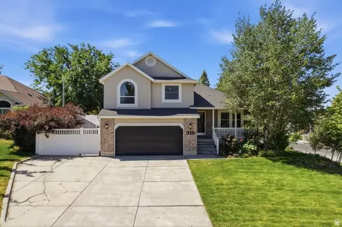 444 E Wilde Cherry Way, Sandy, UT 84070 photo 3