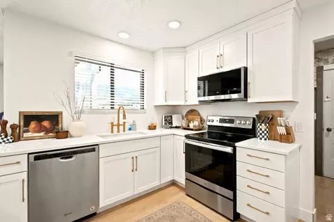 Kitchen - 350 E 200 N, Mona, UT 84645 photo 3 of 4