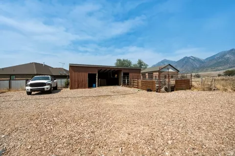 Exterior - 350 E 200 N, Mona, UT 84645 photo 3 of 9