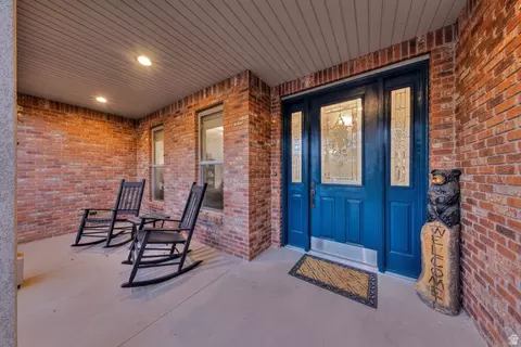 Exterior - 517 Kiva Dr, Moab, UT 84532 photo 3 of 13