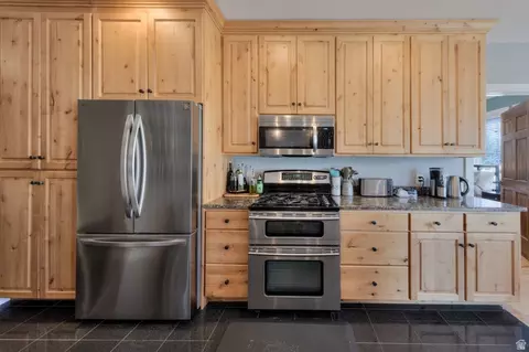 Kitchen - 517 Kiva Dr, Moab, UT 84532 photo 4 of 5