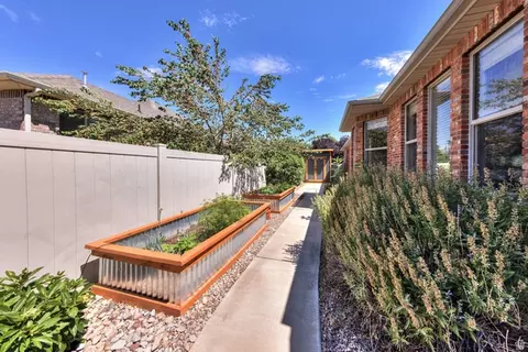 Exterior - 517 Kiva Dr, Moab, UT 84532 photo 9 of 13
