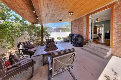 Exterior - 517 Kiva Dr, Moab, UT 84532 photo 4 of 13