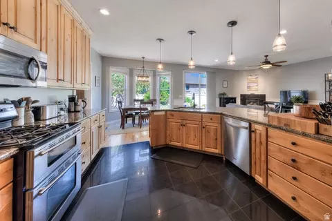 Kitchen - 517 Kiva Dr, Moab, UT 84532 photo 5 of 5