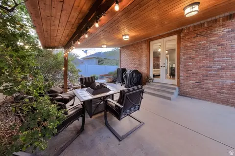 Exterior - 517 Kiva Dr, Moab, UT 84532 photo 5 of 13
