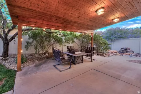 Exterior - 517 Kiva Dr, Moab, UT 84532 photo 2 of 13