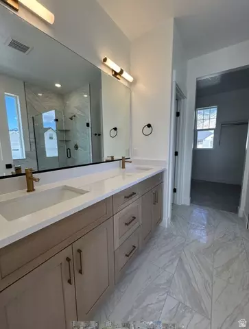 Bath - 625 N 200 E, Providence, UT 84332 photo 2 of 3