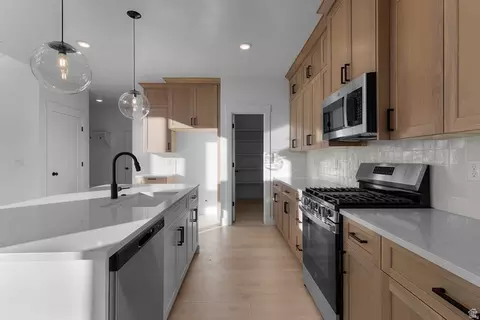 Kitchen - 625 N 200 E, Providence, UT 84332 photo 2 of 4