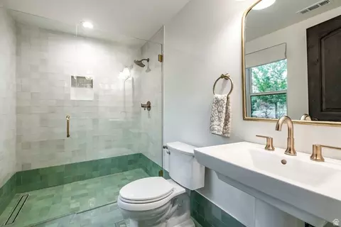 Bath - 2470 N River Meadows Ln, Midway, UT 84049 photo 6 of 6