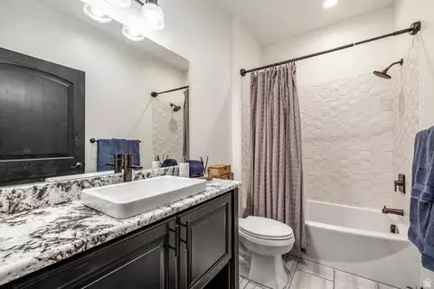 Bath - 2470 N River Meadows Ln, Midway, UT 84049 photo 3 of 6