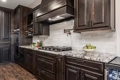 Kitchen - 2470 N River Meadows Ln, Midway, UT 84049 photo 3 of 4