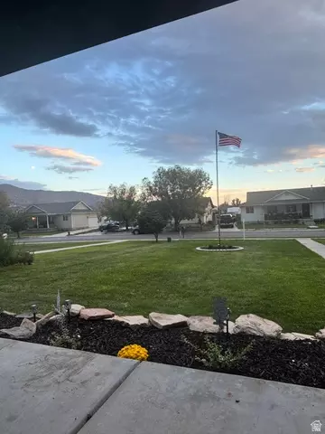 Exterior - 2135 E White Pine Rd, Eagle Mountain, UT 84005 photo 5 of 6