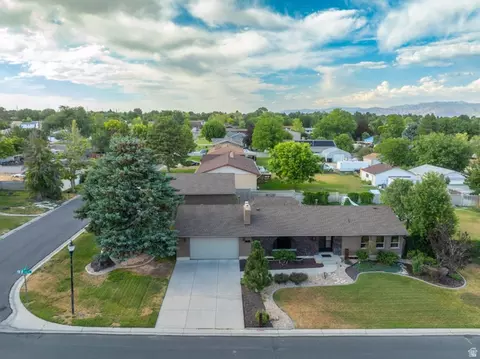 2518 W Carson Ln S, West Jordan, UT 84084