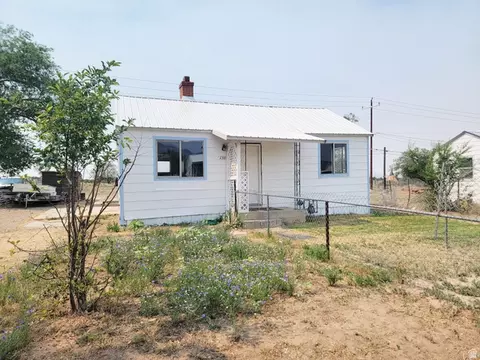 136 Geneva Dr, East Carbon, UT 84520
