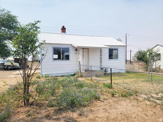 136 Geneva Dr, East Carbon, UT 84520