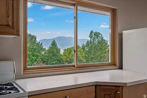 Kitchen - 481 E Teancum Rd, Daniel, UT 84032 photo 12 of 12