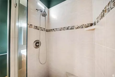 Bath - 481 E Teancum Rd, Daniel, UT 84032 photo 6 of 9