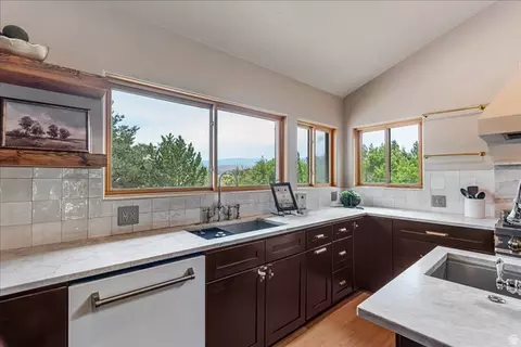 Kitchen - 481 E Teancum Rd, Daniel, UT 84032 photo 10 of 12