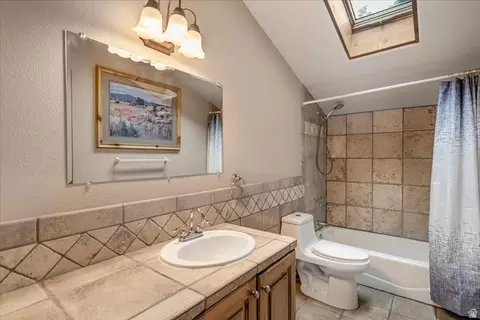 Bath - 481 E Teancum Rd, Daniel, UT 84032 photo 9 of 9