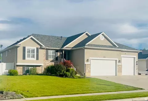 3589 N Remuda Dr W, Farr West, UT 84404