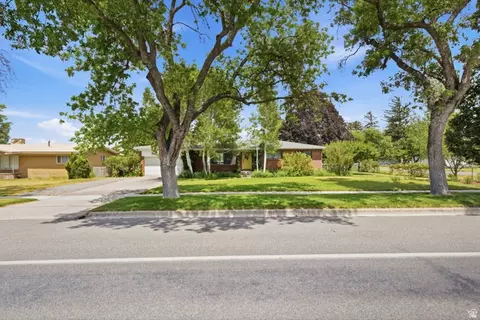 497 E Main St, Hyrum, UT 84319